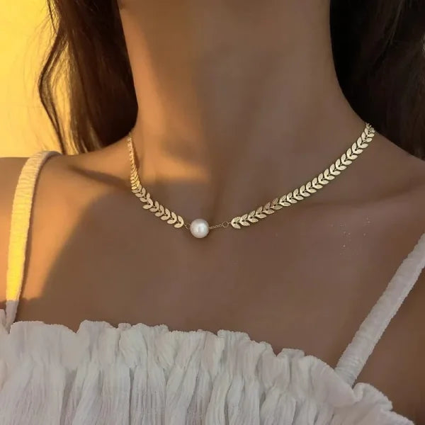 Pearl & Leaf Pendant Korean Necklace – Elegant Golden Pendant for Women